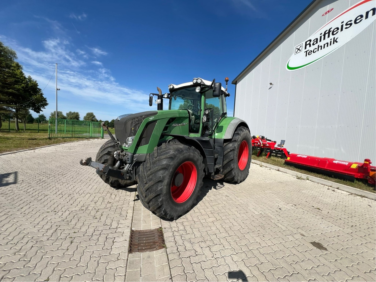 Fendt 828 Vario - جرار: صور 1 Fendt 828 Vario - جرار: صور 1