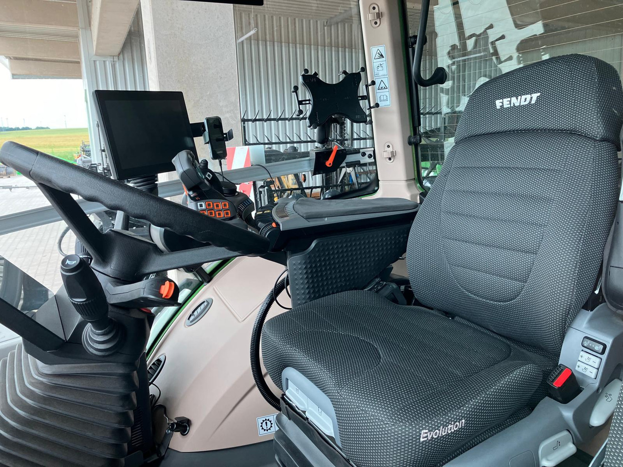 Fendt 942 Vario Gen7 Profi Setting2 - جرار: صور 3 Fendt 942 Vario Gen7 Profi Setting2 - جرار: صور 3