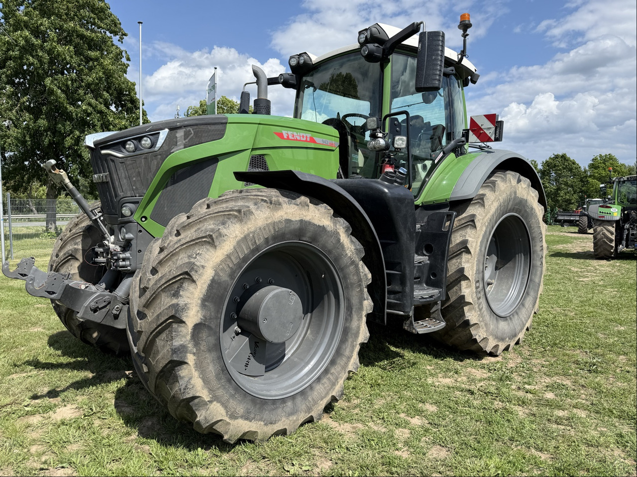 Fendt 942 Vario Gen7 Profi - جرار: صور 1 Fendt 942 Vario Gen7 Profi - جرار: صور 1