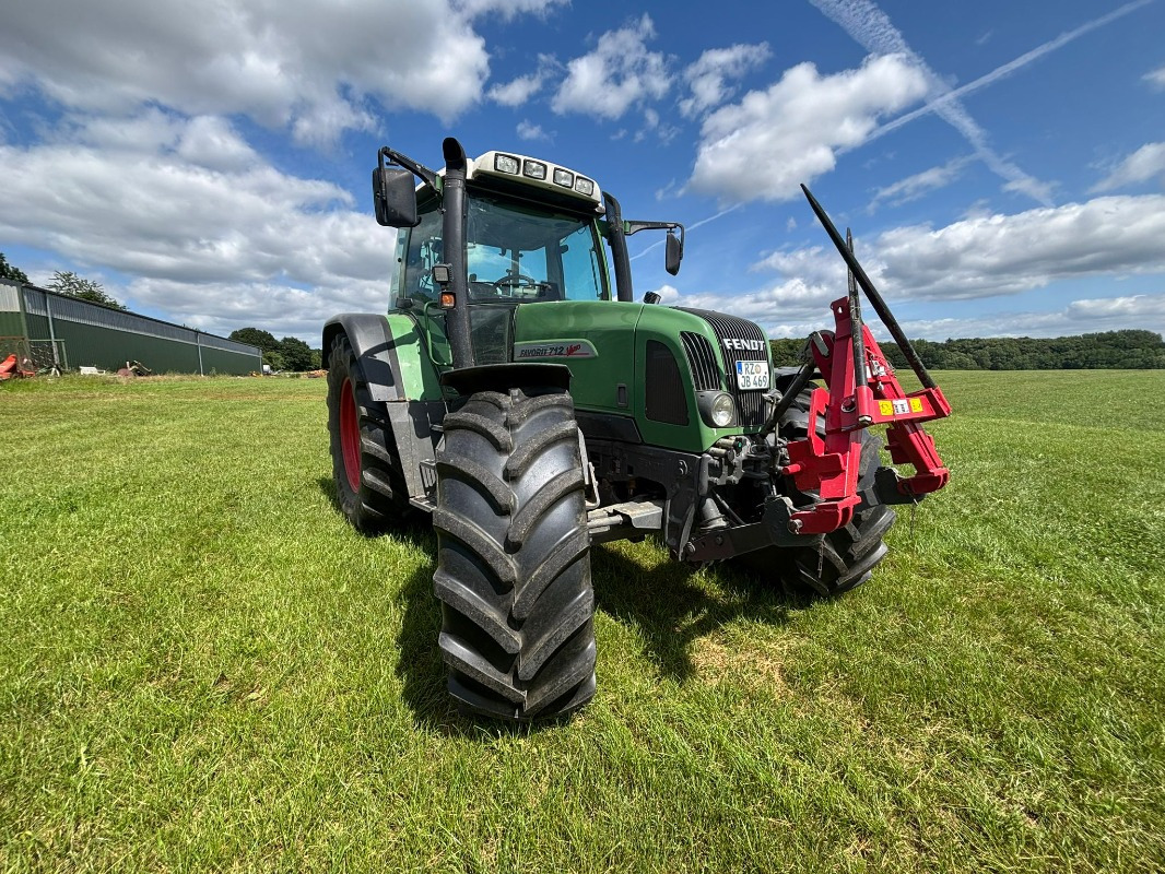 Fendt Favorit 712 Vario - جرار: صور 2 Fendt Favorit 712 Vario - جرار: صور 2