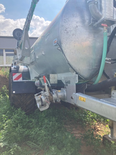 Fliegl Vakuumfasswagen VFW 14000 Maxx - آلات الأسمدة: صور 4 Fliegl Vakuumfasswagen VFW 14000 Maxx - آلات الأسمدة: صور 4