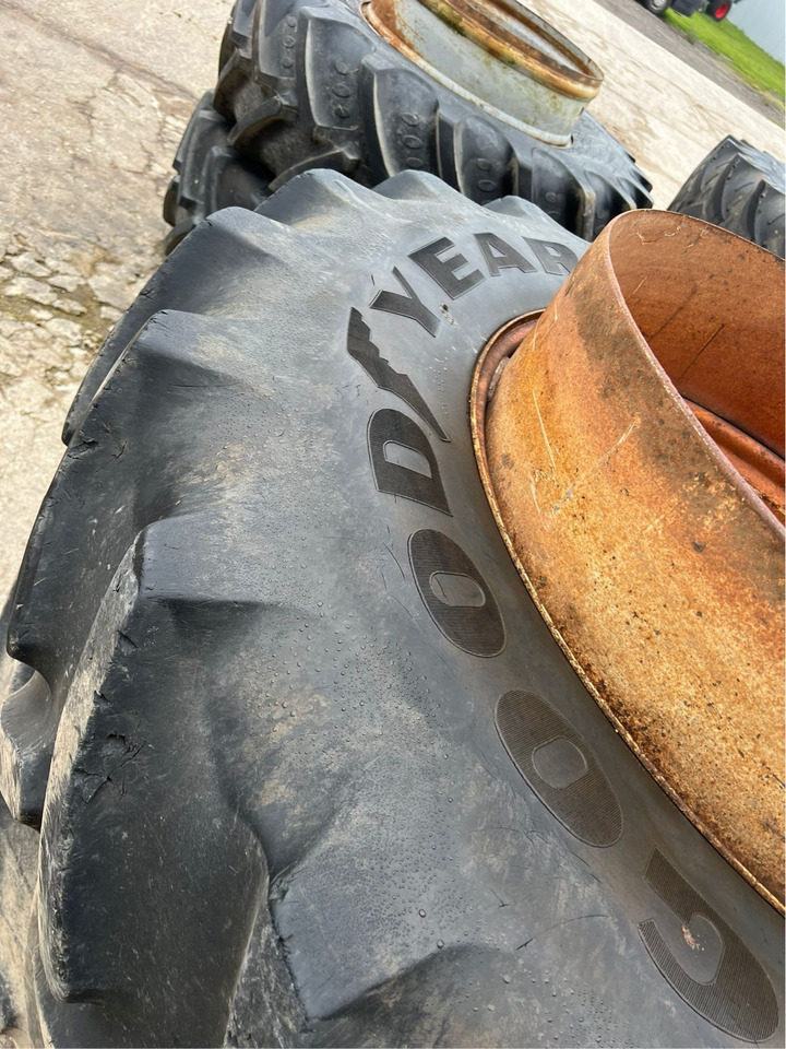 Goodyear 20.8R42,BKT 460/85R30 Zwillinge - الإطارات والجنوط: صور 4 Goodyear 20.8R42,BKT 460/85R30 Zwillinge - الإطارات والجنوط: صور 4
