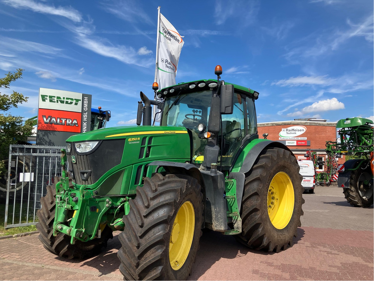 John Deere 6250 R - جرار: صور 1 John Deere 6250 R - جرار: صور 1