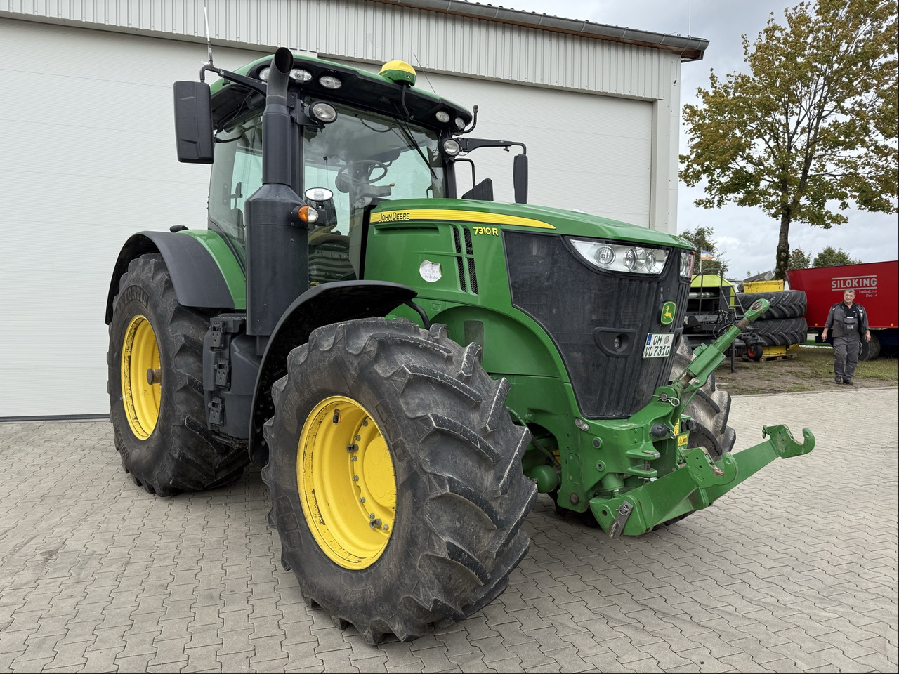 John Deere 7310R E23 - جرار: صور 1 John Deere 7310R E23 - جرار: صور 1