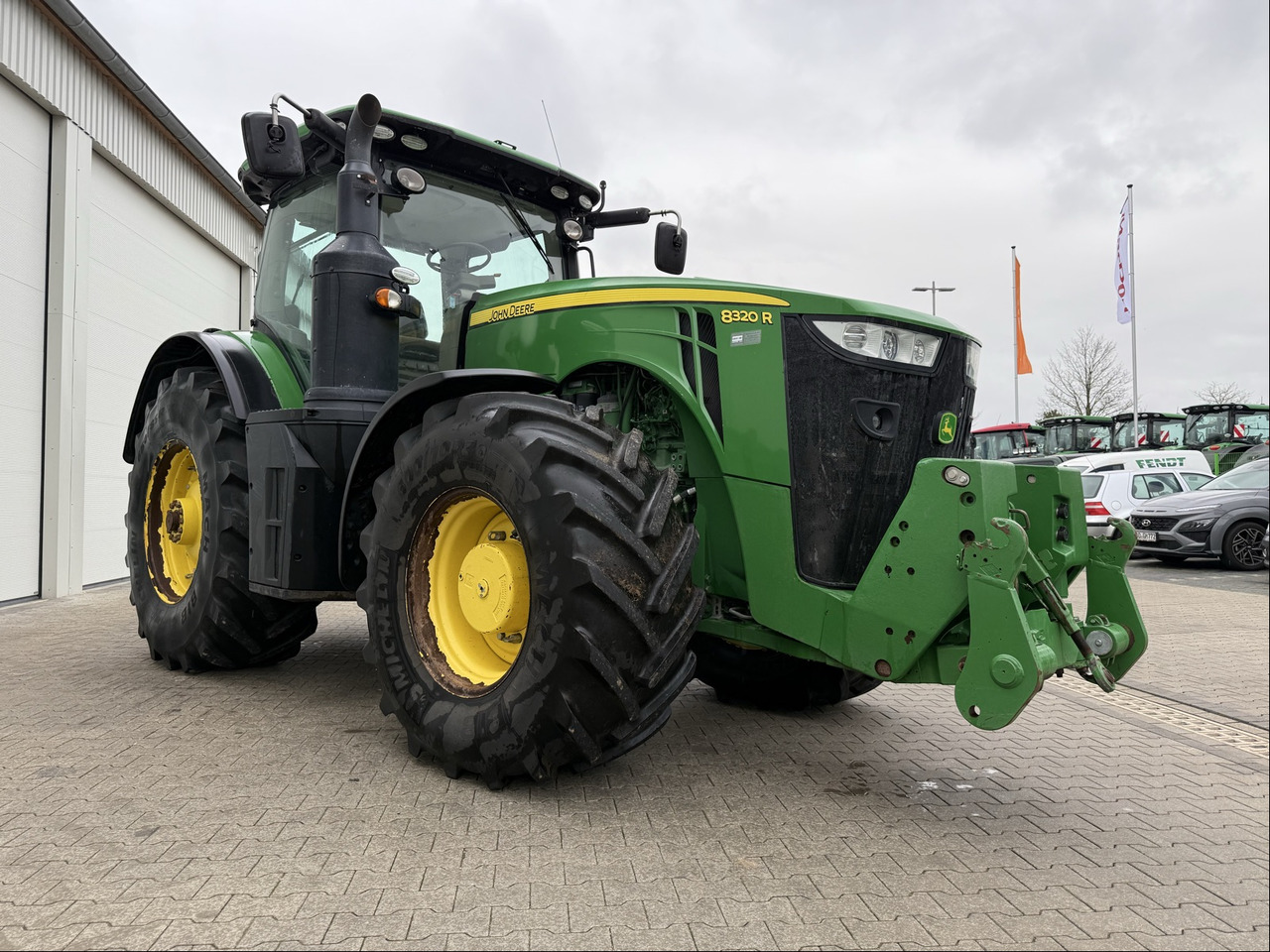 John Deere 8320 R - جرار: صور 1 John Deere 8320 R - جرار: صور 1