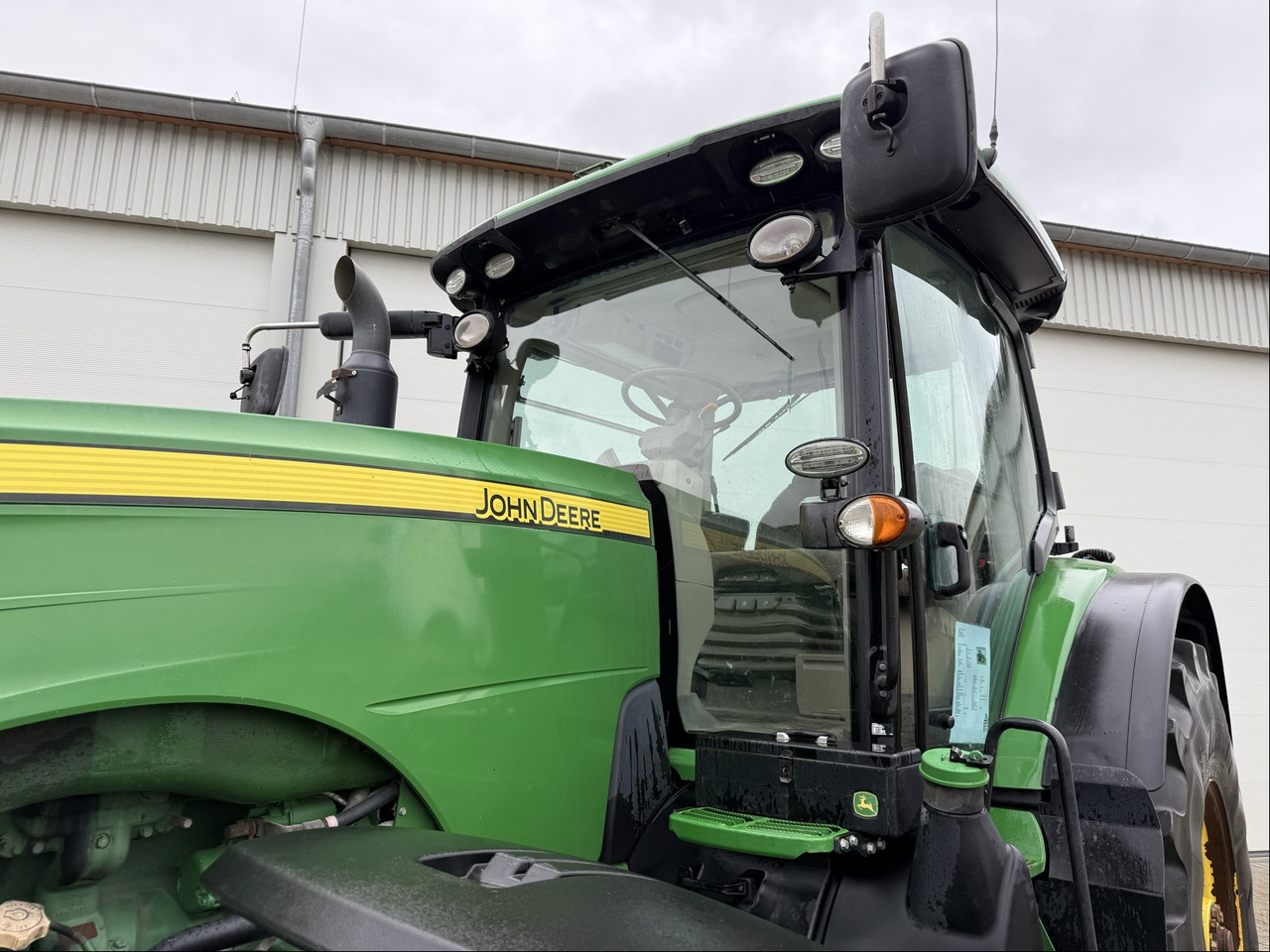 John Deere 8320 R - جرار: صور 3 John Deere 8320 R - جرار: صور 3