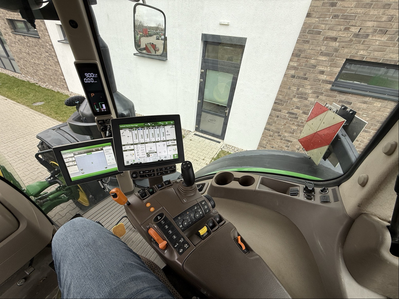 جرار John Deere 8370 R: صور 14