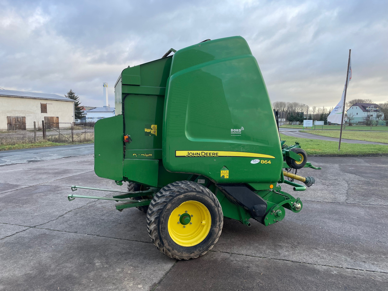 John Deere 864 Rundballenpresse - معدات القش: صور 5 John Deere 864 Rundballenpresse - معدات القش: صور 5