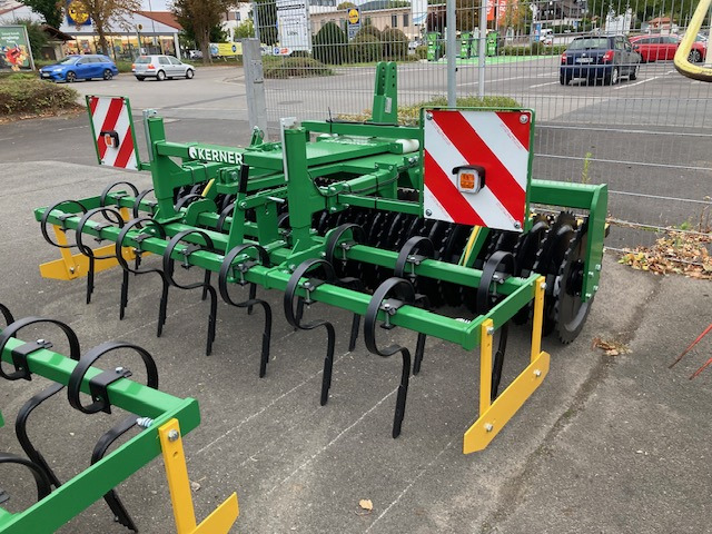 Kerner Frontpacker FP 300 - محدلة (زراعي): صور 1 Kerner Frontpacker FP 300 - محدلة (زراعي): صور 1