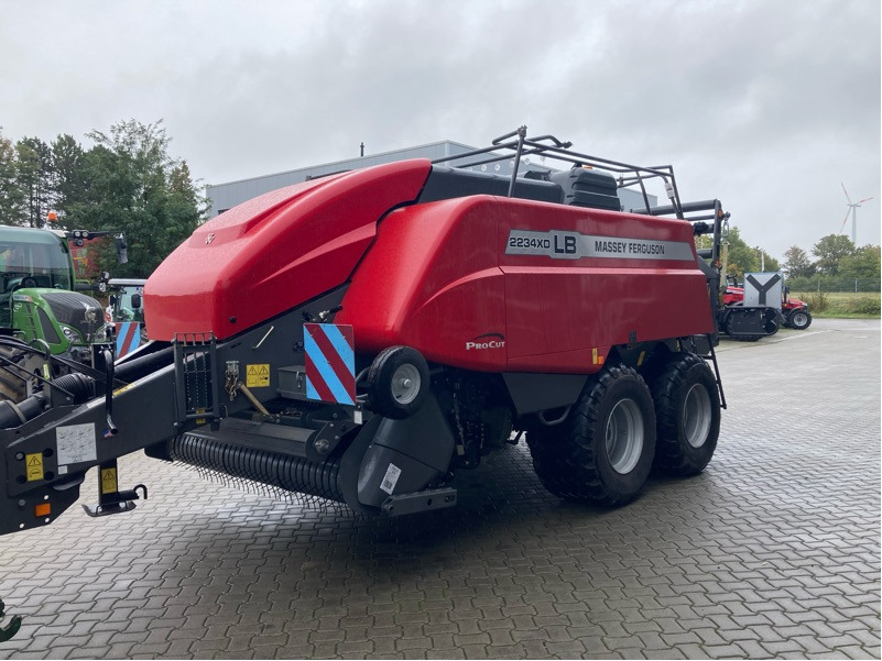 Massey Ferguson 2234 XDTC EU - مكبس البالات المستطيله: صور 2 Massey Ferguson 2234 XDTC EU - مكبس البالات المستطيله: صور 2