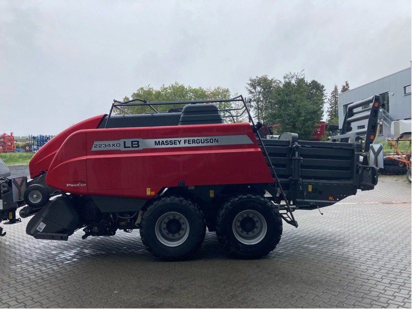 Massey Ferguson 2234 XDTC EU - مكبس البالات المستطيله: صور 1 Massey Ferguson 2234 XDTC EU - مكبس البالات المستطيله: صور 1