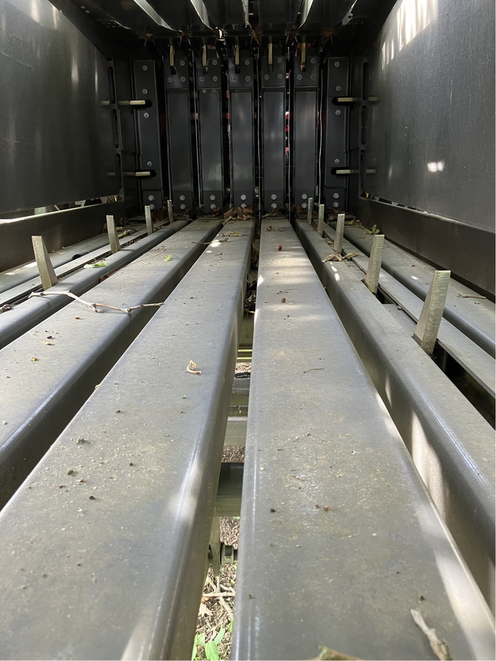 Massey Ferguson 2270 XDTC - مكبس البالات المستطيله: صور 3 Massey Ferguson 2270 XDTC - مكبس البالات المستطيله: صور 3