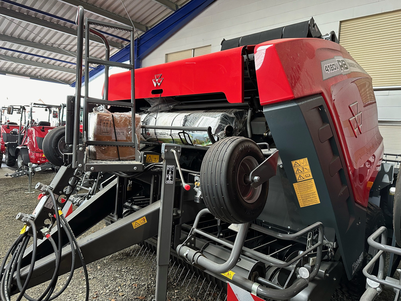 Massey Ferguson 4180 V Xtra 13 Messer - معدات القش: صور 1 Massey Ferguson 4180 V Xtra 13 Messer - معدات القش: صور 1