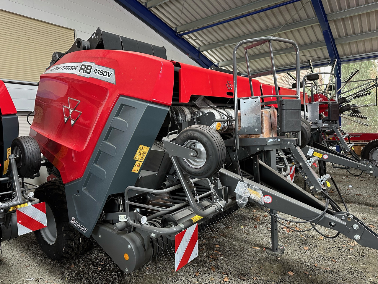 Massey Ferguson 4180 V Xtra 13 Messer - معدات القش: صور 2 Massey Ferguson 4180 V Xtra 13 Messer - معدات القش: صور 2