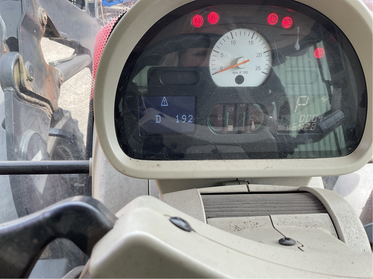 Massey Ferguson 6614 Dyna 6 - جرار: صور 4 Massey Ferguson 6614 Dyna 6 - جرار: صور 4