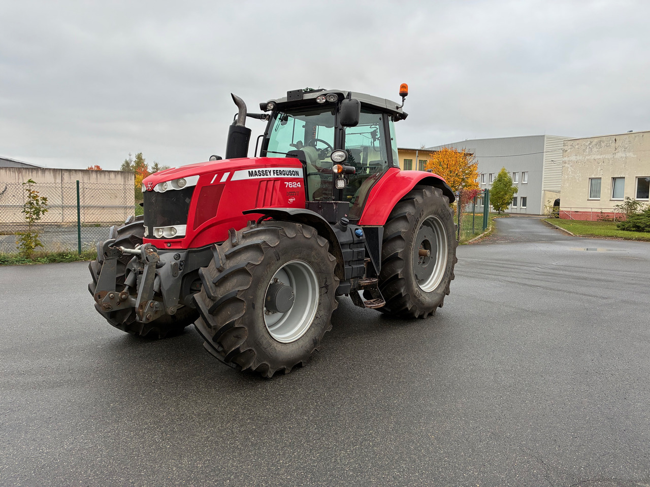 Massey Ferguson 7624 Dyna-VT - جرار: صور 1 Massey Ferguson 7624 Dyna-VT - جرار: صور 1