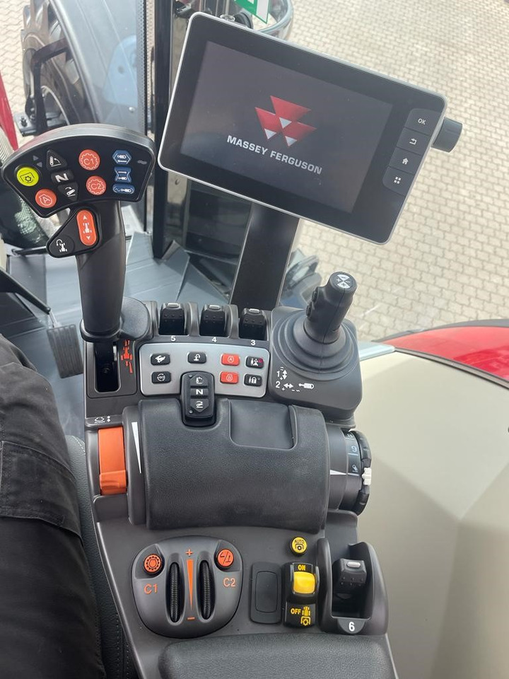 Massey Ferguson 8732 Dyna-VT EXCLUSIVE - جرار: صور 4 Massey Ferguson 8732 Dyna-VT EXCLUSIVE - جرار: صور 4