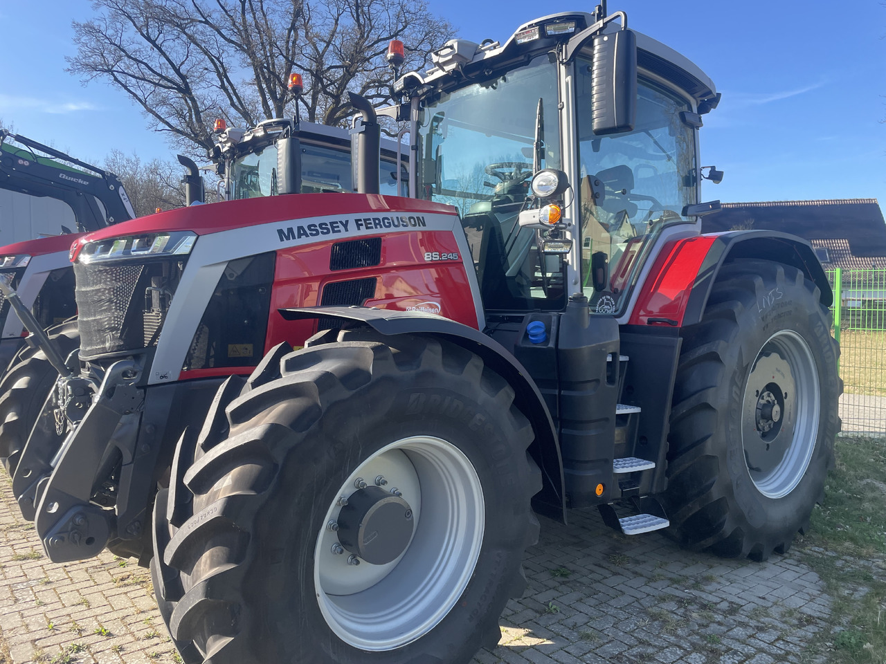 Massey Ferguson 8S.245 Dyna-VT EXCLUSIVE - جرار: صور 1 Massey Ferguson 8S.245 Dyna-VT EXCLUSIVE - جرار: صور 1