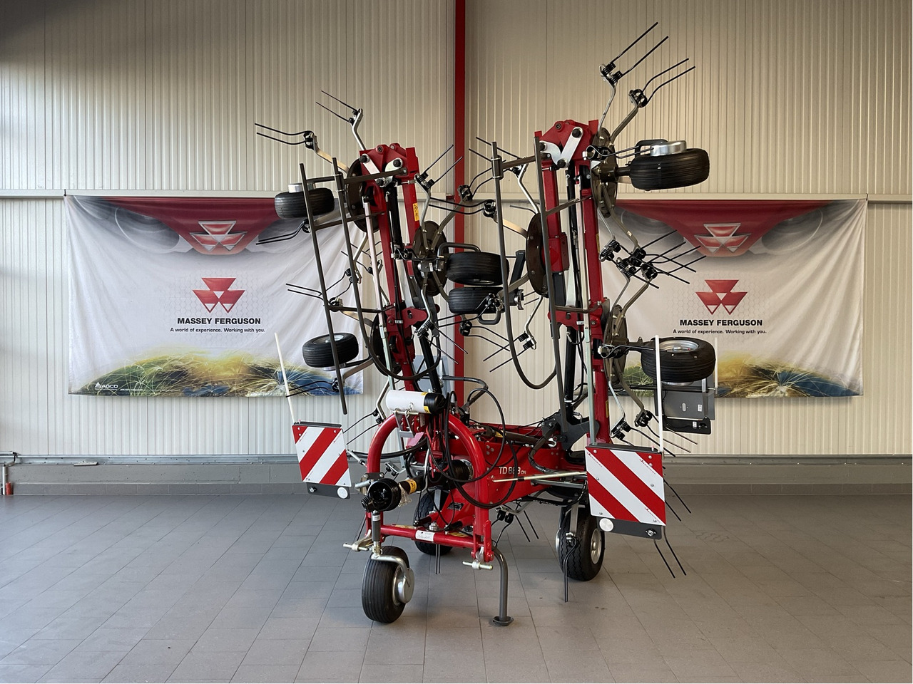 Massey Ferguson TD 868 DN Heuwender - لمّامَة القش: صور 1 Massey Ferguson TD 868 DN Heuwender - لمّامَة القش: صور 1