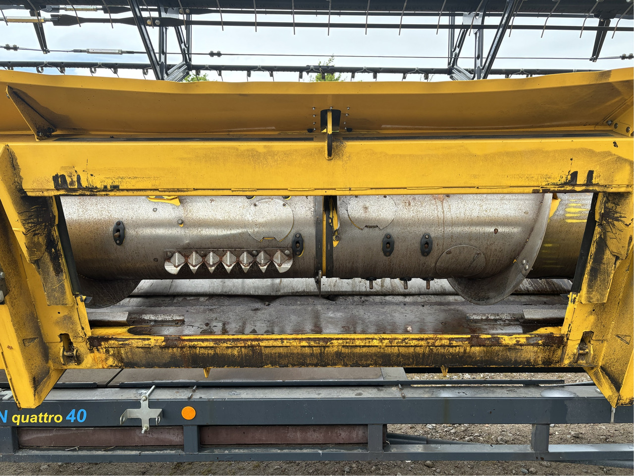 New Holland Schneidwerk Varifeed12.5 - حصادة شاملة: صور 5 New Holland Schneidwerk Varifeed12.5 - حصادة شاملة: صور 5