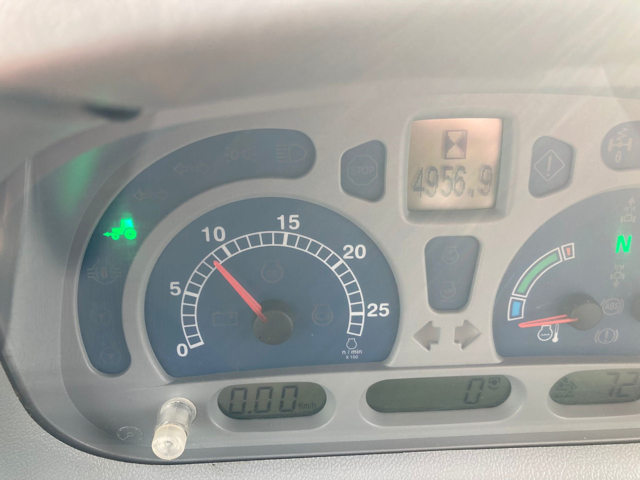 New Holland T7.200 Autocommand - جرار: صور 5 New Holland T7.200 Autocommand - جرار: صور 5