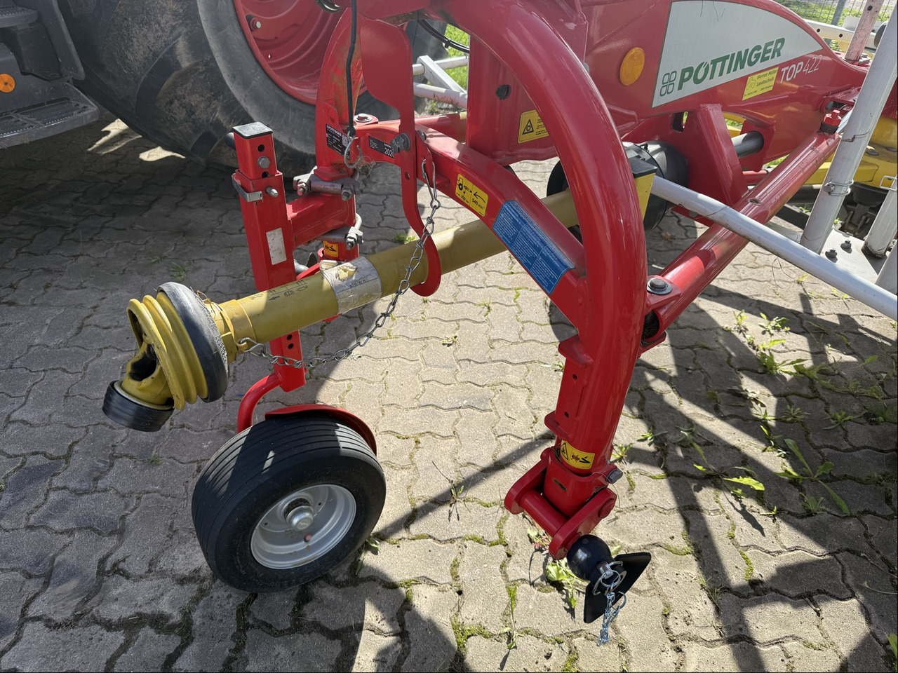 Pöttinger TOP 422 Einkreiselschwader - لمّامَة القش: صور 3 Pöttinger TOP 422 Einkreiselschwader - لمّامَة القش: صور 3