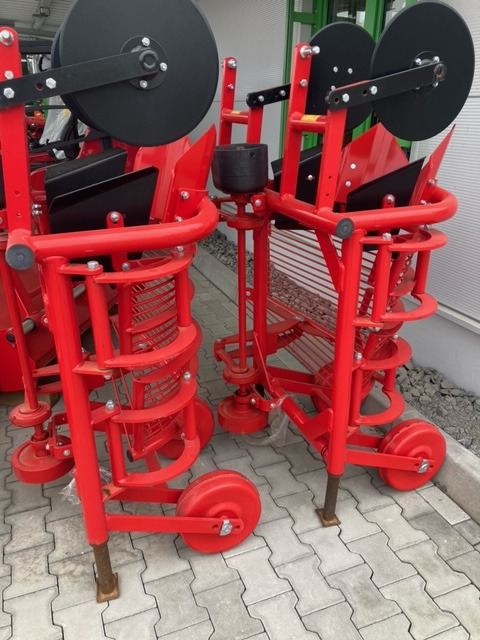 Tehnos IK 1D Kartoffelroder - آلة حصاد: صور 1 Tehnos IK 1D Kartoffelroder - آلة حصاد: صور 1