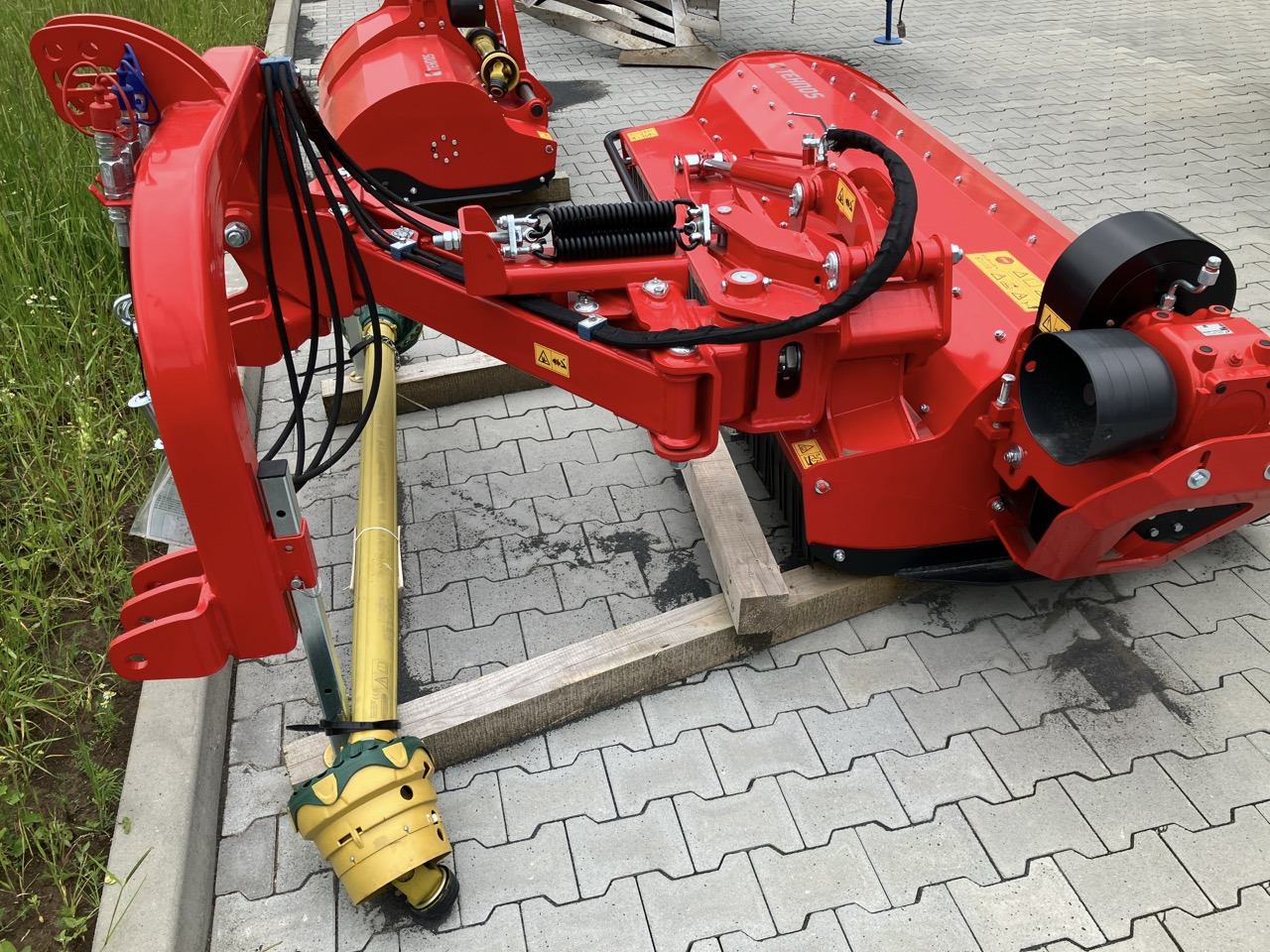 Tehnos Mulcher MB 220R PROFI LW - التقطيع جزازة: صور 2 Tehnos Mulcher MB 220R PROFI LW - التقطيع جزازة: صور 2