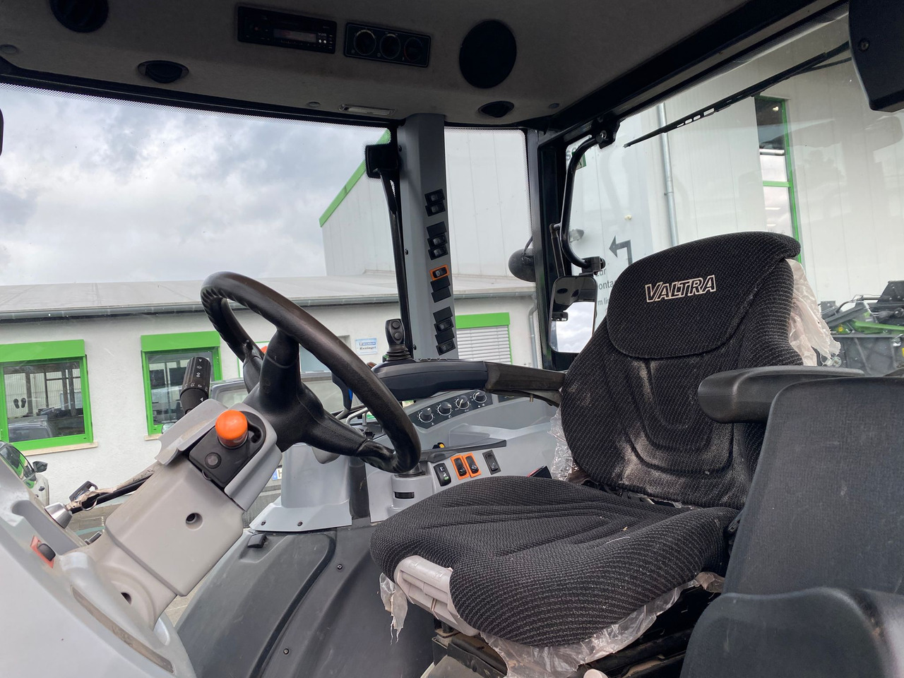 Valtra A 104 MH4 - جرار: صور 2 Valtra A 104 MH4 - جرار: صور 2