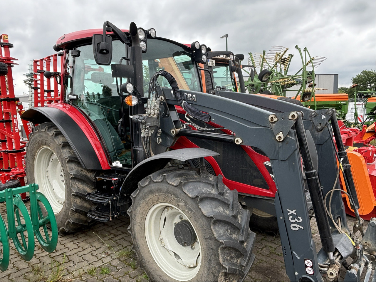 Valtra A 95 - جرار: صور 1 Valtra A 95 - جرار: صور 1