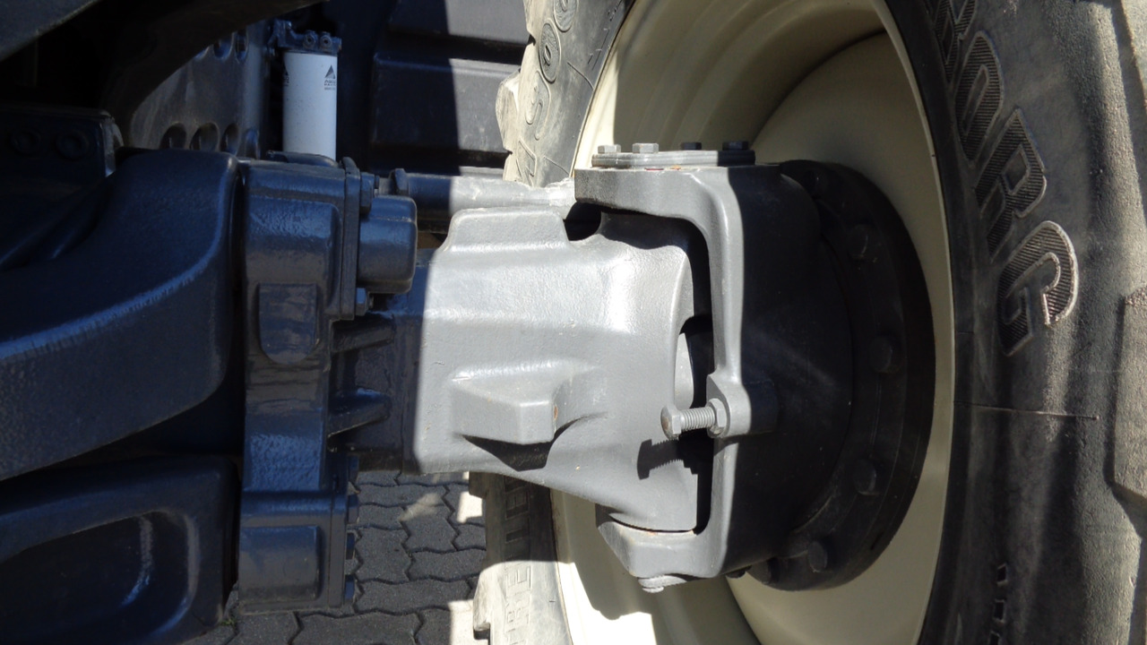 جرار Valtra S374: صور 12