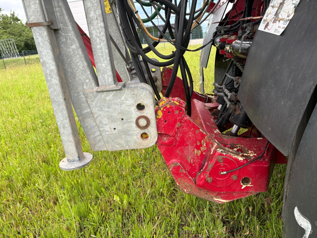 آلة رش الأسمدة Vredo VT 7138   SWINGMAX36 Gestänge: صور 7
