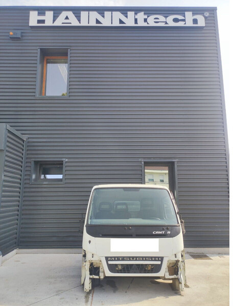 Mitsubishi CANTER " S TYPE " - الكابينة والداخلية - شاحنة: صور 1 Mitsubishi CANTER " S TYPE " - الكابينة والداخلية - شاحنة: صور 1