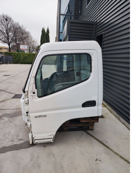 Mitsubishi Fuso CANTER S TYPE EURO 5 EURO 6 MODEL - الكابينة والداخلية - شاحنة: صور 2 Mitsubishi Fuso CANTER S TYPE EURO 5 EURO 6 MODEL - الكابينة والداخلية - شاحنة: صور 2