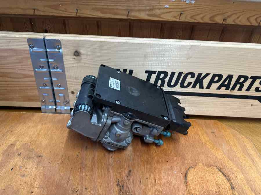 MAN FOOT BREAKE VALVE 81.52130-6311 - صمام الفرامل - شاحنة: صور 2 MAN FOOT BREAKE VALVE 81.52130-6311 - صمام الفرامل - شاحنة: صور 2