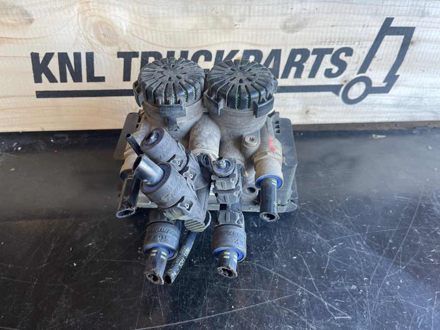 RENAULT VALVE 7422225568 - صمام الفرامل - شاحنة: صور 1 RENAULT VALVE 7422225568 - صمام الفرامل - شاحنة: صور 1