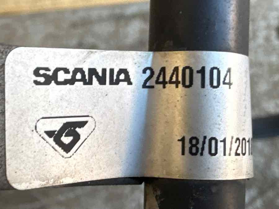 SCANIA A/C PIPE 2440104 - أنبوب سحب الهواء - شاحنة: صور 2 SCANIA A/C PIPE 2440104 - أنبوب سحب الهواء - شاحنة: صور 2