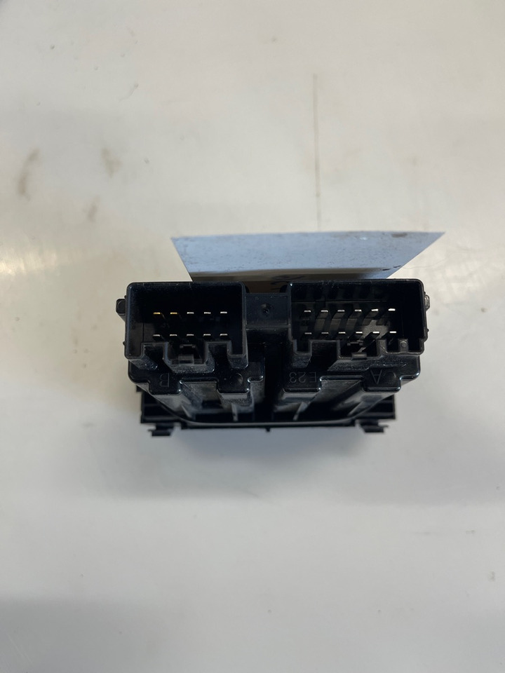 SCANIA CONTRTOL PANEL 2595736 - لوحة القيادة - شاحنة: صور 3 SCANIA CONTRTOL PANEL 2595736 - لوحة القيادة - شاحنة: صور 3