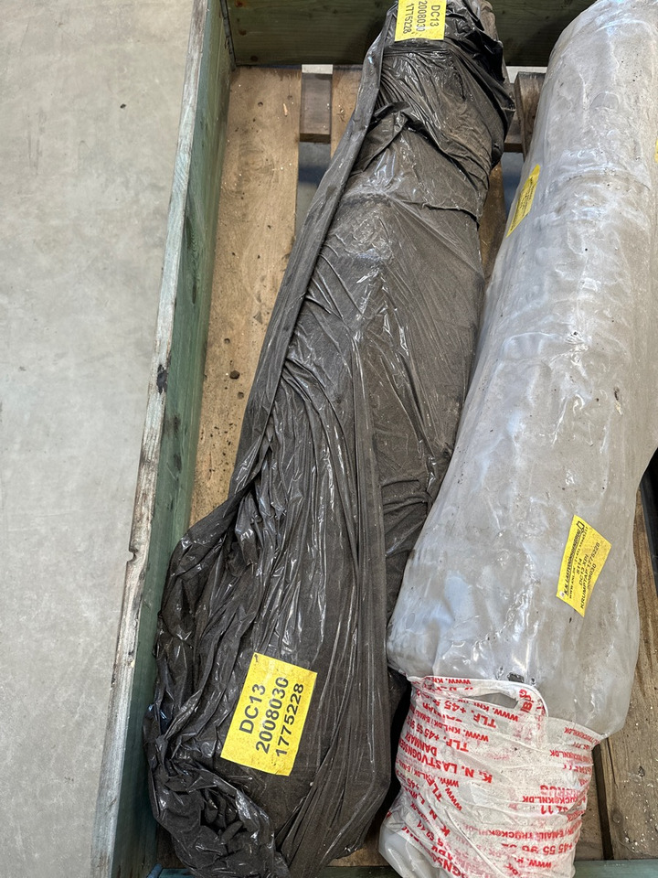 SCANIA CRANKSHAFT 2008030 / 1775228 - المحرك و قطع الغيار - شاحنة: صور 1 SCANIA CRANKSHAFT 2008030 / 1775228 - المحرك و قطع الغيار - شاحنة: صور 1