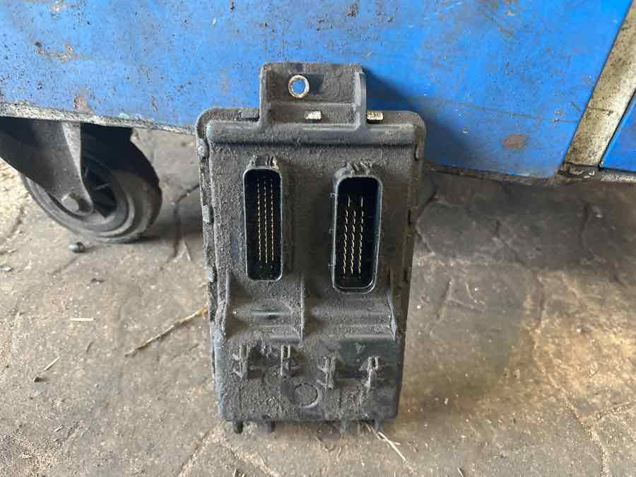 SCANIA ECU EEC  2735515 - النظام الكهربائي - شاحنة: صور 1 SCANIA ECU EEC  2735515 - النظام الكهربائي - شاحنة: صور 1