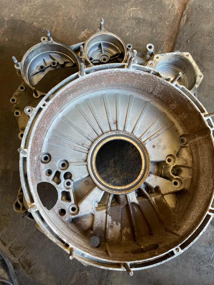 SCANIA FLYWHEEL HOUSE  2735018 - المحرك و قطع الغيار - شاحنة: صور 1 SCANIA FLYWHEEL HOUSE  2735018 - المحرك و قطع الغيار - شاحنة: صور 1