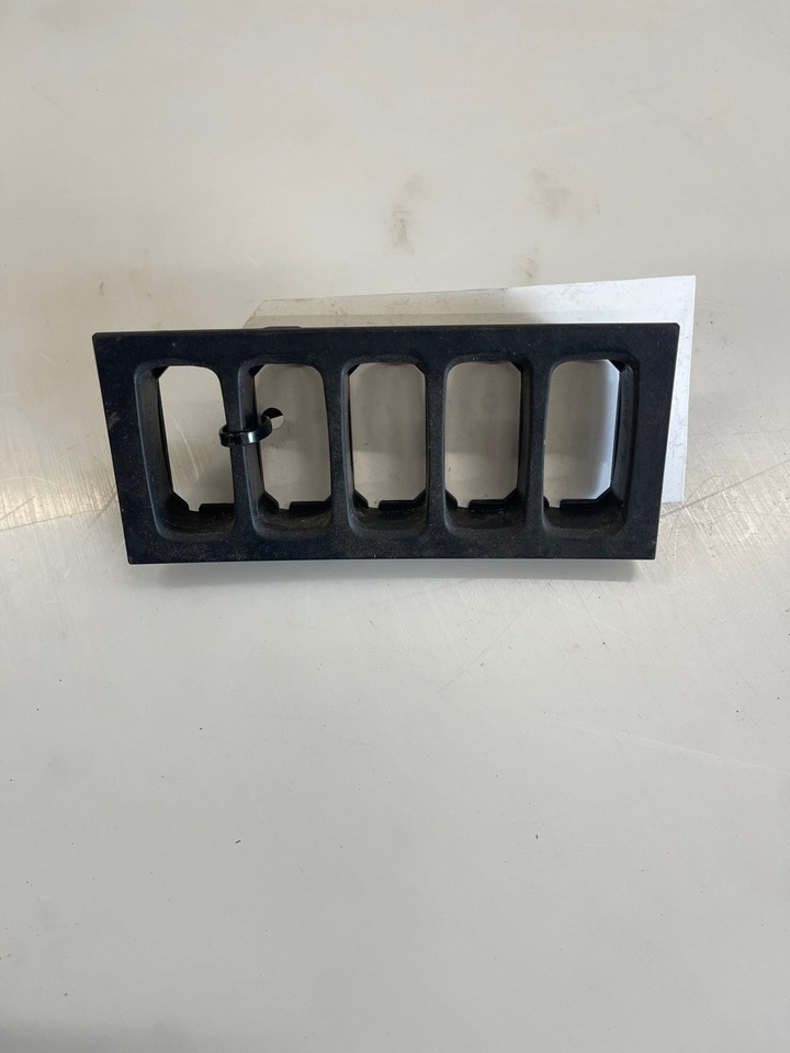 SCANIA PANEL 1911080 - لوحة القيادة - شاحنة: صور 1 SCANIA PANEL 1911080 - لوحة القيادة - شاحنة: صور 1