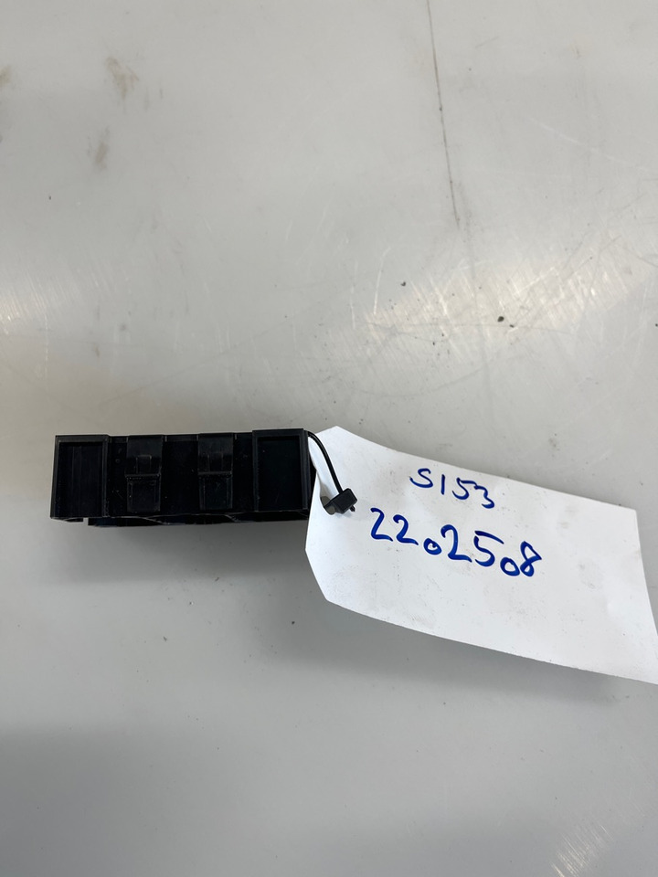 SCANIA PANEL 2202508 - لوحة القيادة - شاحنة: صور 2 SCANIA PANEL 2202508 - لوحة القيادة - شاحنة: صور 2