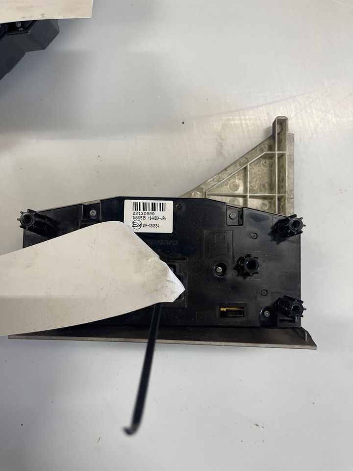 VOLVO HEAT ECU 22130999 - لوحة القيادة - شاحنة: صور 1 VOLVO HEAT ECU 22130999 - لوحة القيادة - شاحنة: صور 1