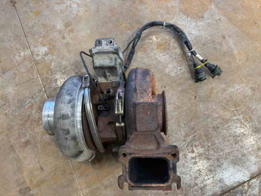 VOLVO TURBO 22017850 - المحرك و قطع الغيار - شاحنة: صور 2 VOLVO TURBO 22017850 - المحرك و قطع الغيار - شاحنة: صور 2