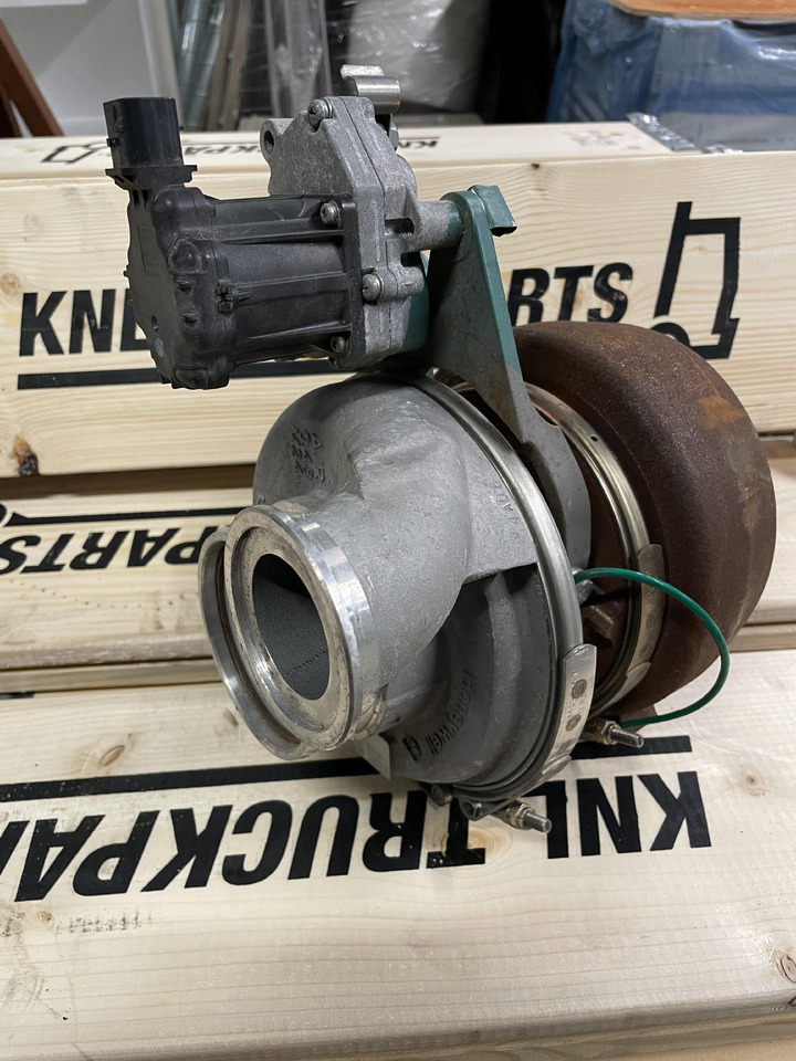 المحرك و قطع الغيار - شاحنة VOLVO TURBO 22023965: صور 1