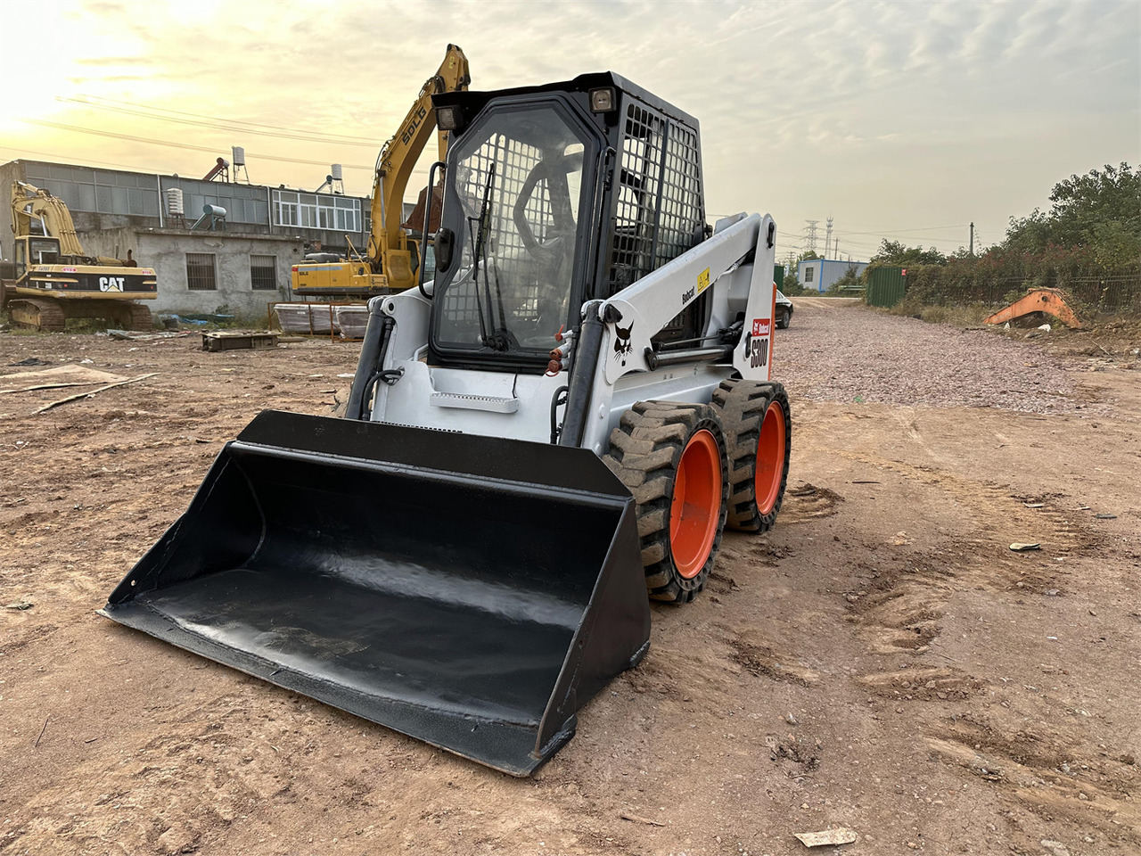 BOBCAT S300 - شيول صغير: صور 2 BOBCAT S300 - شيول صغير: صور 2