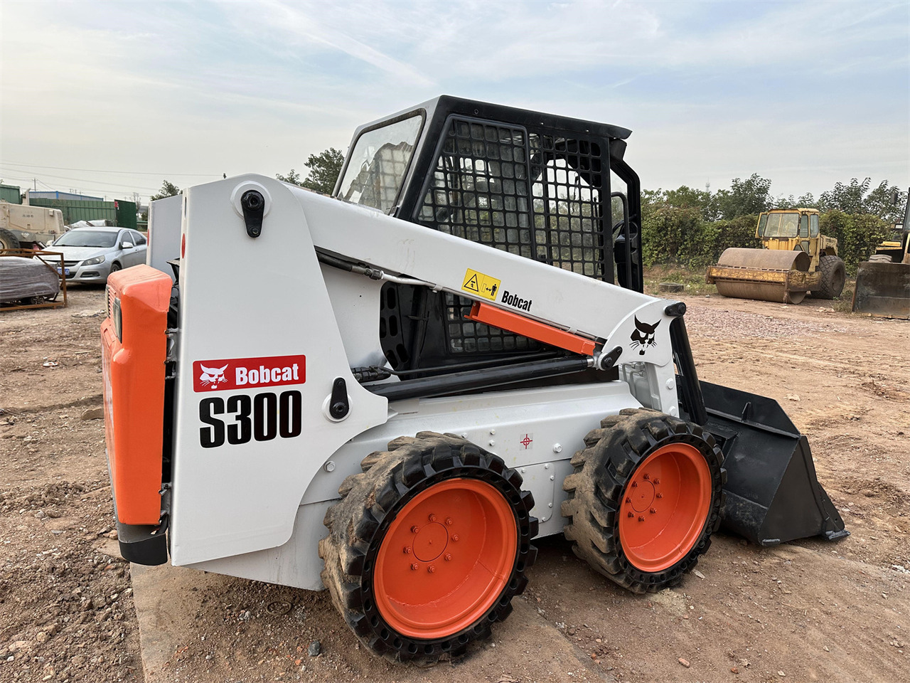 BOBCAT S300 - شيول صغير: صور 4 BOBCAT S300 - شيول صغير: صور 4
