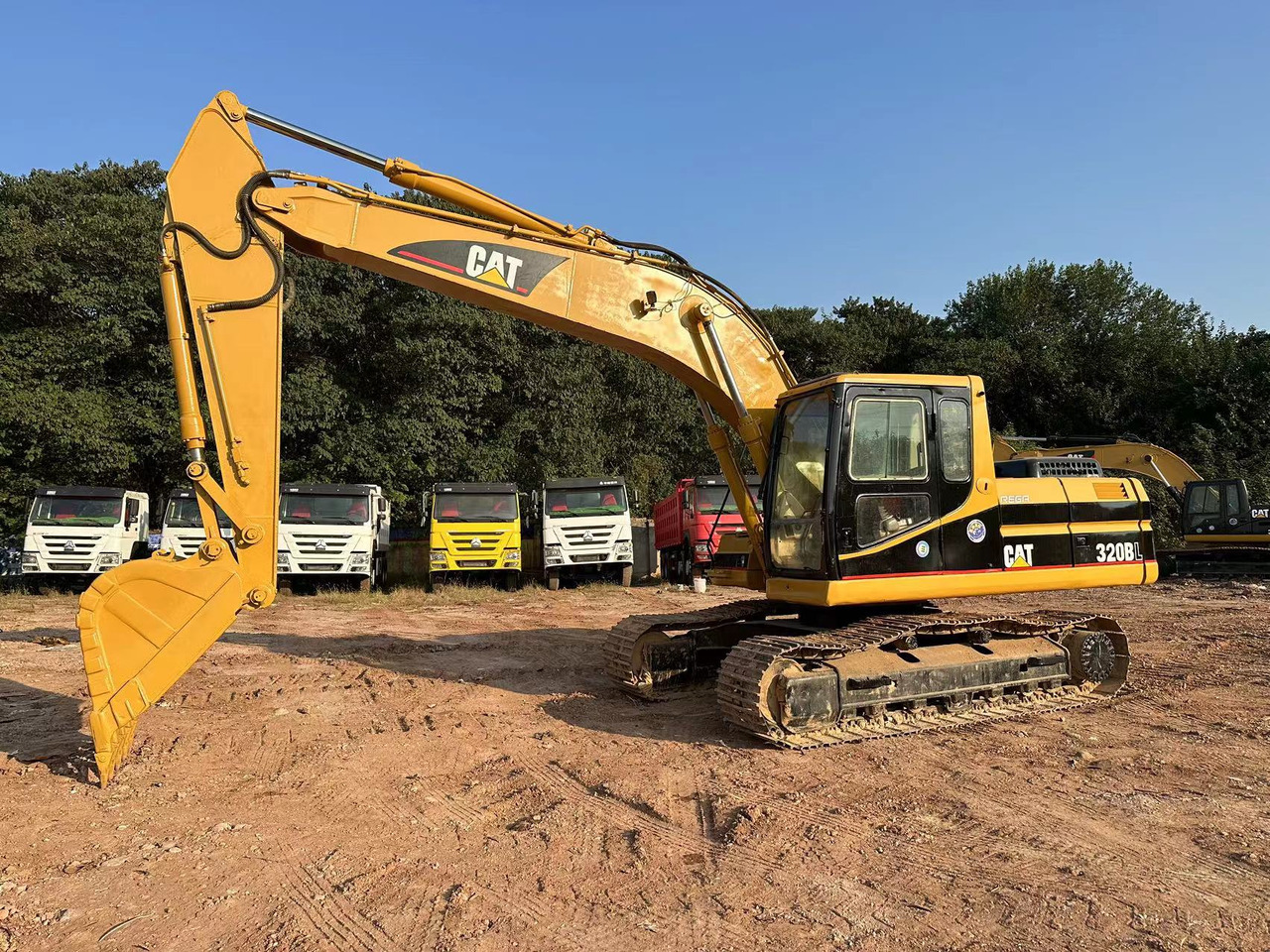 CAT 320B excavator - حفارات زحافة: صور 3 CAT 320B excavator - حفارات زحافة: صور 3