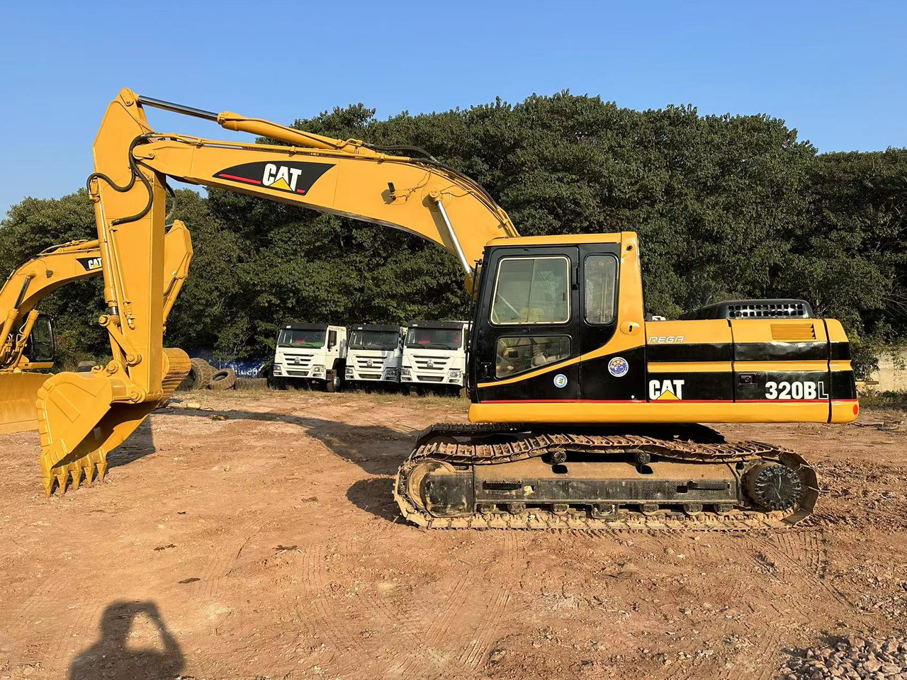 CAT 320B excavator - حفارات زحافة: صور 2 CAT 320B excavator - حفارات زحافة: صور 2